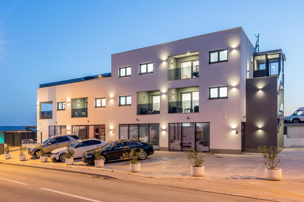 Apartments With A Parking Space Kastel Luksic, Kastela - 20265 Экстерьер фото