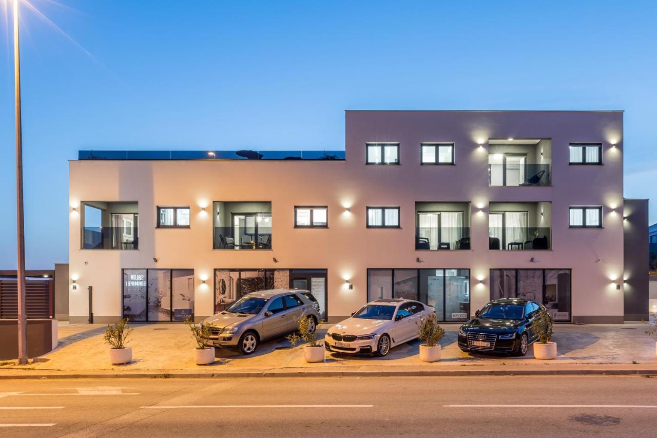 Apartments With A Parking Space Kastel Luksic, Kastela - 20265 Экстерьер фото