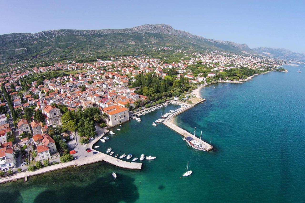 Apartments With A Parking Space Kastel Luksic, Kastela - 20265 Экстерьер фото